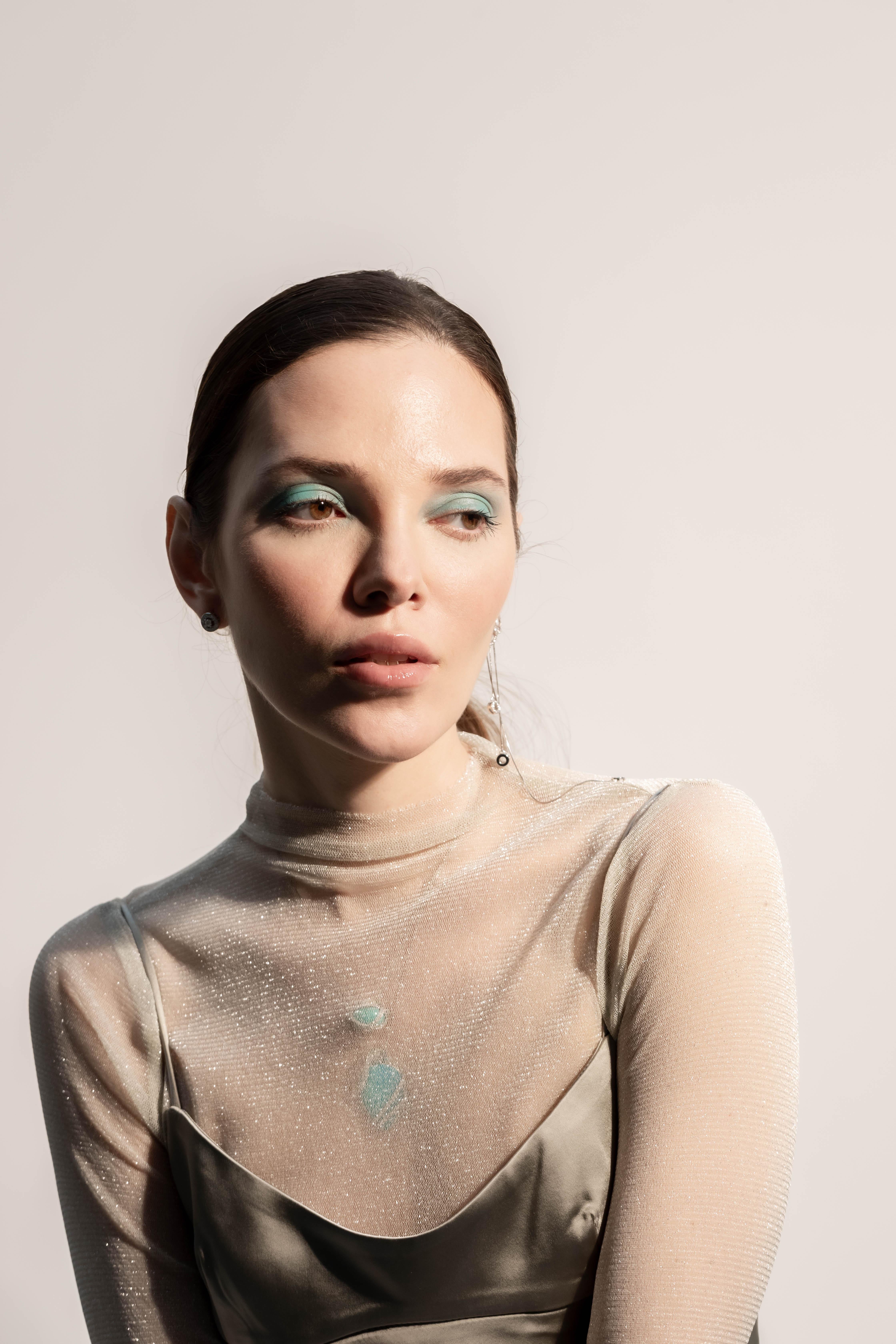 Collana convertibile con diamanti e turchesi in oro bianco In condizioni Nuovo in vendita a London, GB