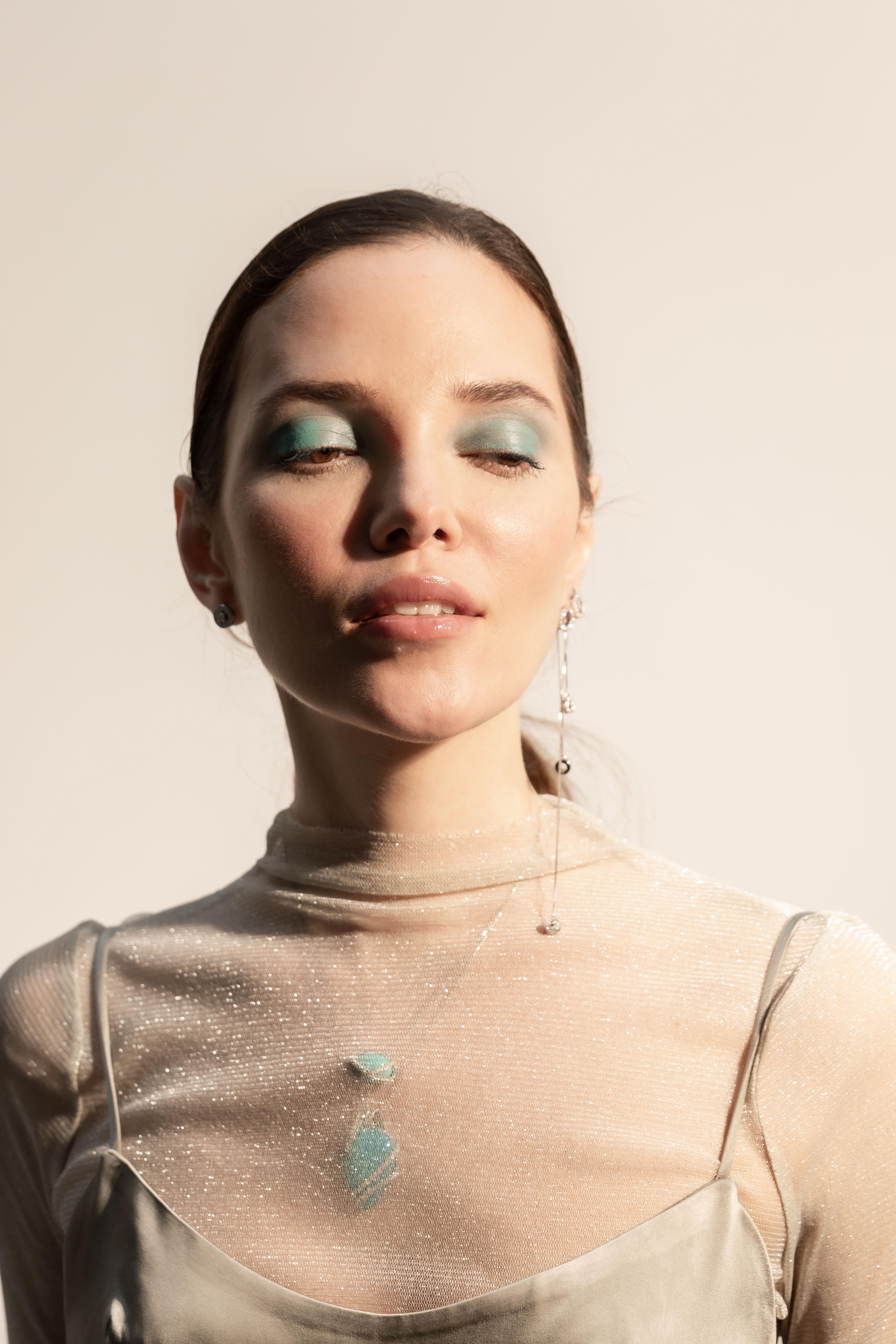 Collana convertibile con diamanti e turchesi in oro bianco in vendita 2