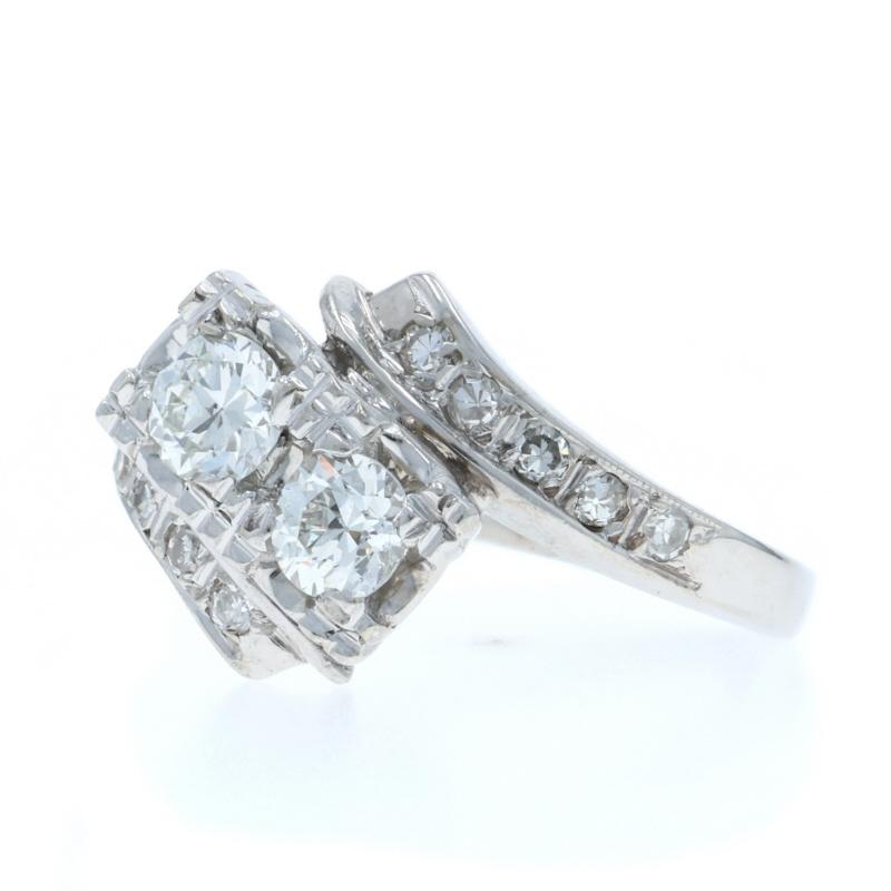 Weißgold Diamant Vintage Bypass Ring 14k Europäische .65ctw Zwei-Stein im Zustand „Hervorragend“ im Angebot in Greensboro, NC