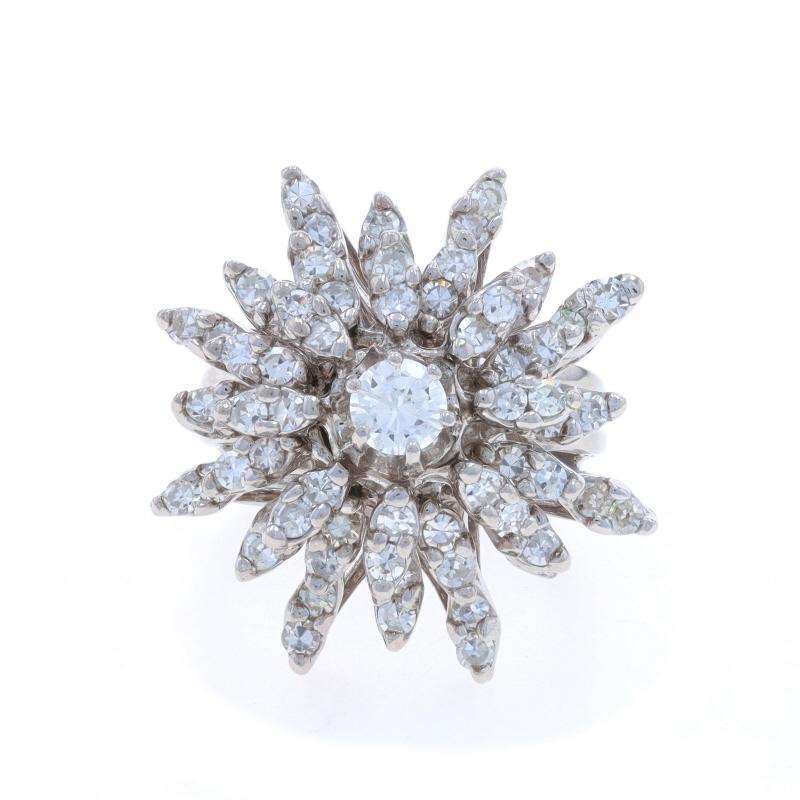 Größe: 5
Gebühr für Größenanpassung: 2 Größen hoch für $40 oder 1 Größe runter für $40

Epoche: Vintage By

Metall Inhalt: 14k Weißgold

Informationen zu Stein

Natürliche Diamanten
Karat(e): 1.60ctw
Schliff: Einzel- und Rundbrillant (Mitte)
Farbe:
