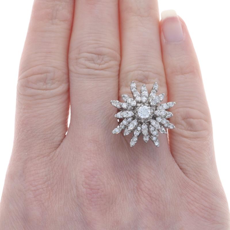 Weißgold Diamant Vintage Cluster Cocktail-Ring 14k Rd 1,60ctw Blumen-Schneeflocke, Vintage (Einfacher Schliff)