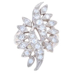 Anello cocktail con cluster di diamanti vintage in oro bianco - 14k Single .55ctw Leaf Spray