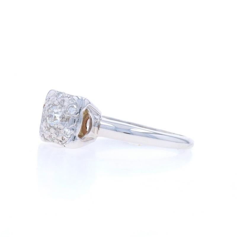 Bague de fiançailles en or blanc avec diamant Vintage Cluster - 14k European .16ctw Excellent état - En vente à Greensboro, NC