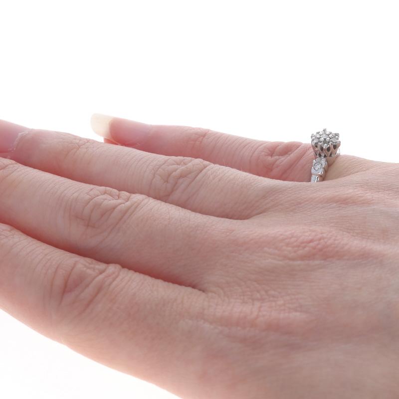 Women's White Gold Diamond Vintage Cluster Ring - 10k Single and Round Brilliant .20ctw For Sale