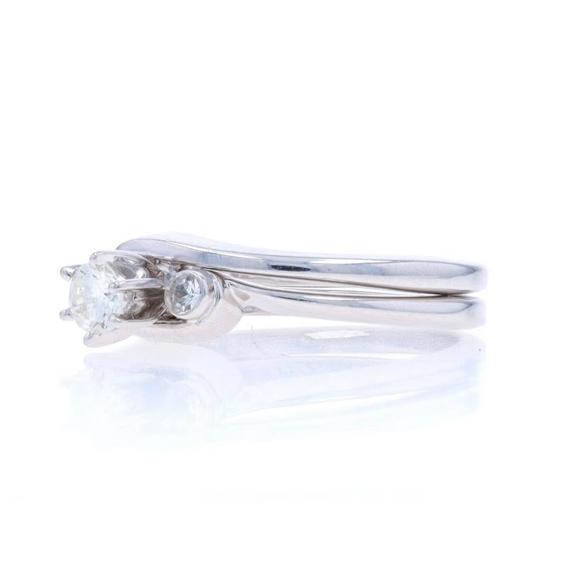 White Gold Diamond Vintage Engagement Ring & Wedding Band - 14k Round .21ctw In Excellent Condition For Sale In Greensboro, NC