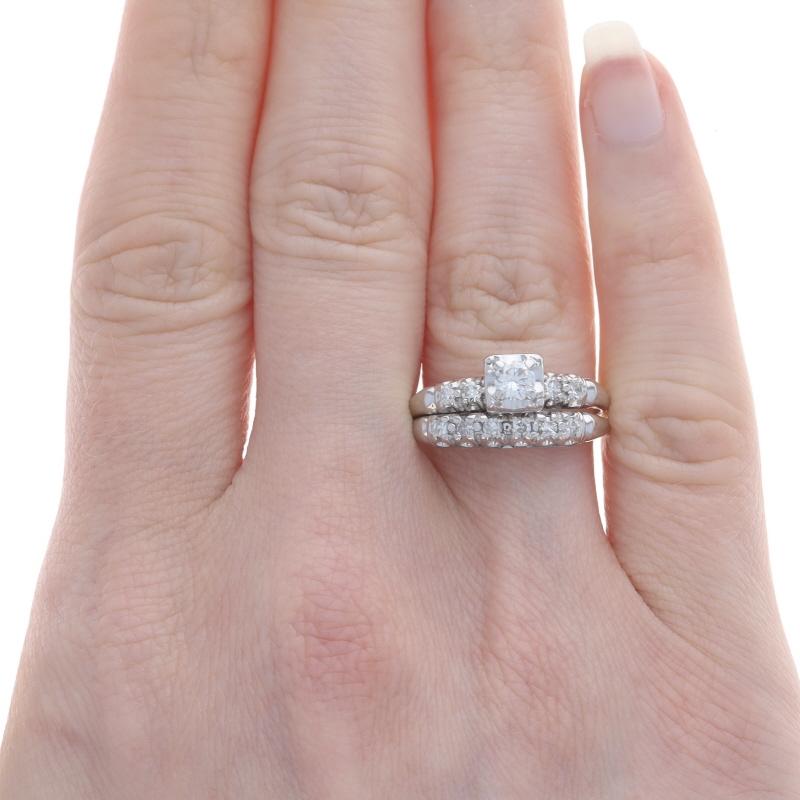 Anello di fidanzamento e fede in oro bianco con diamante vintage - 14k Round .45ctw In condizioni ottime in vendita a Greensboro, NC