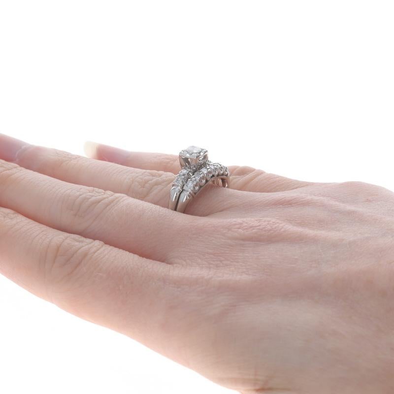 Anello di fidanzamento e fede in oro bianco con diamante vintage - 14k Round .45ctw in vendita 1