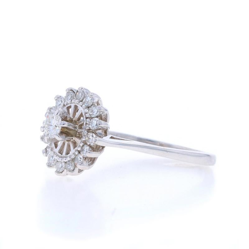 Vintage Halo-Ring aus Weißgold mit Diamanten - 14k rund .38ctw Milgrain Kathedrale, Diamant im Zustand „Hervorragend“ im Angebot in Greensboro, NC