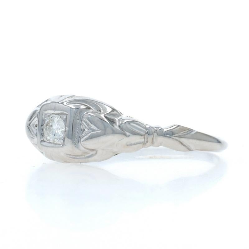 White Gold Diamond Vintage Solitaire Ring - 14k Round Brilliant Hearts im Zustand „Hervorragend“ im Angebot in Greensboro, NC