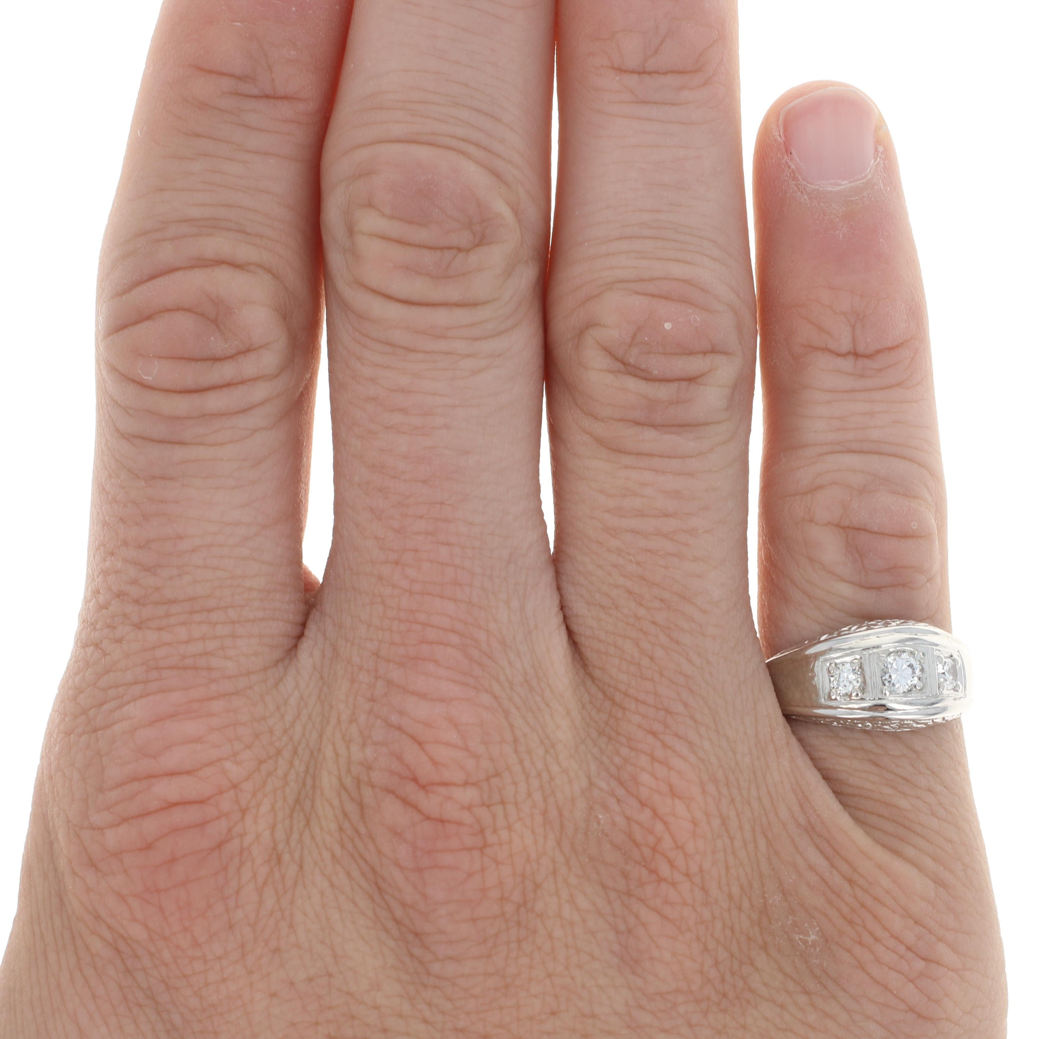 White Gold Diamond Vintage Three-Stone Men's Ring, 14k Round Cut .50ctw Flowers In Excellent Condition In Greensboro, NC
