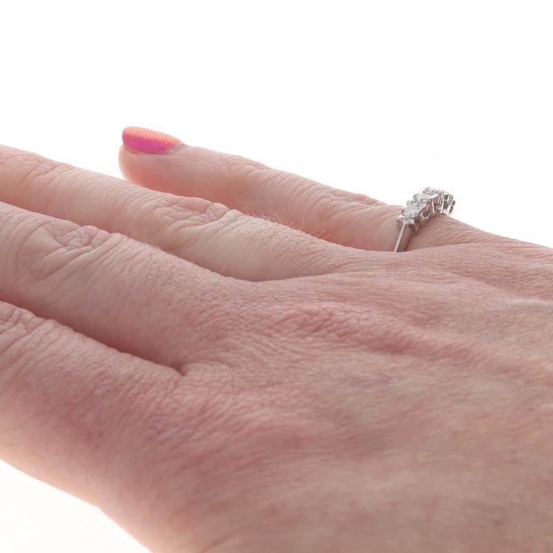 Weißgold Diamant Vintage Hochzeit Band - 14k Runde Brillant .24ctw Ring im Zustand �„Hervorragend“ im Angebot in Greensboro, NC