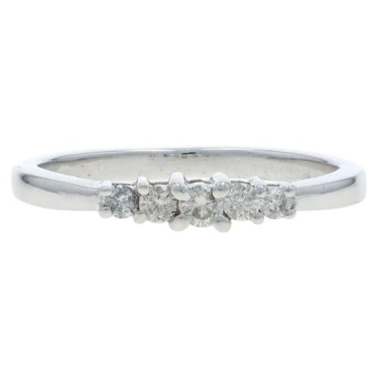 Alliance en or blanc avec diamant - 10k Round Brilliant .18ctw Five-Stone Ring