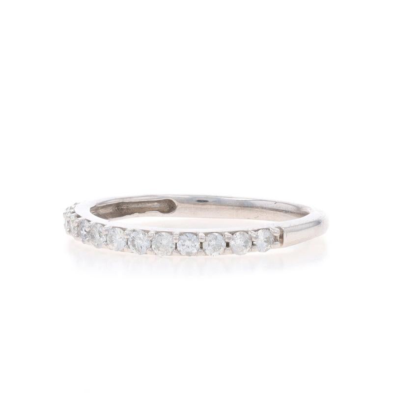 Fascia nuziale con diamante in oro bianco - Anello a Brilliante Rotondo da 10k con peso di 0,26 ct. In condizioni ottime in vendita a Greensboro, NC