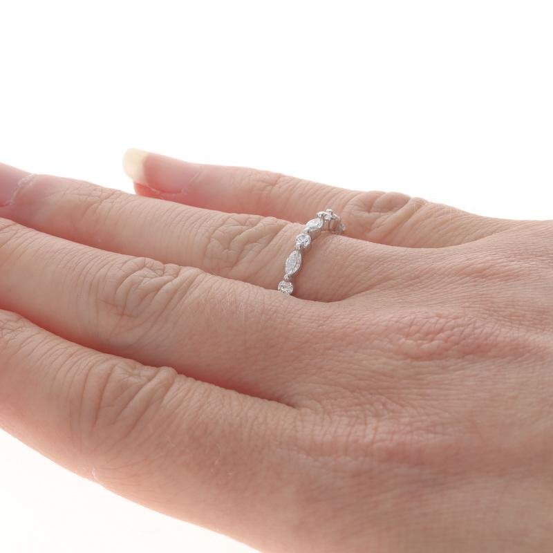 Donna Fascia nuziale con diamante in oro bianco - Anello 14k con diamante rotondo e marquise da 0,47 ct. in vendita