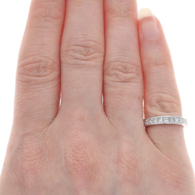 Taille princesse Alliance en or blanc avec diamant - 14k Princesse 1.00ctw Channel Set Ring Sz 4 1/2 en vente