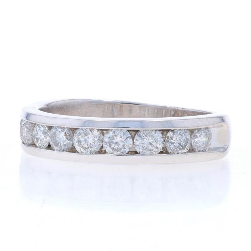 Weißgold-Diamant-Hochzeitsring - 14k runder 1,00ctw Kanalbesetzter Unisex-Ring im Zustand „Hervorragend“ im Angebot in Greensboro, NC