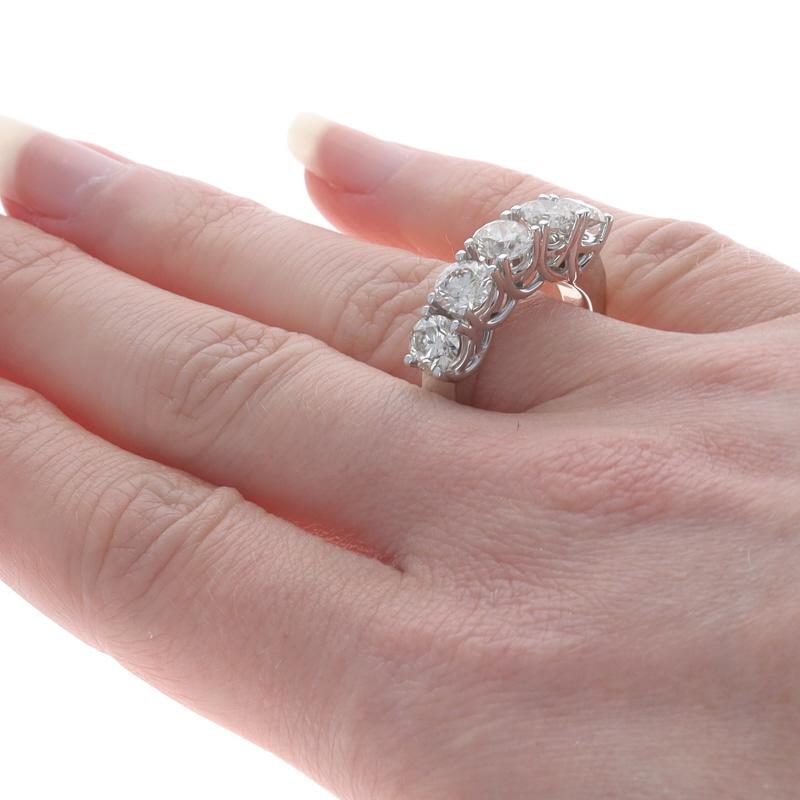 Weißgold-Diamant-Hochzeitsring - 14k runder 3,00ctw Fünf-Stein- Anniversary-Ring im Zustand „Neu“ im Angebot in Greensboro, NC
