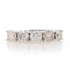 Alliance d'anniversaire à cinq pierres en or blanc 14 carats avec diamants ronds de 3,00 ctw