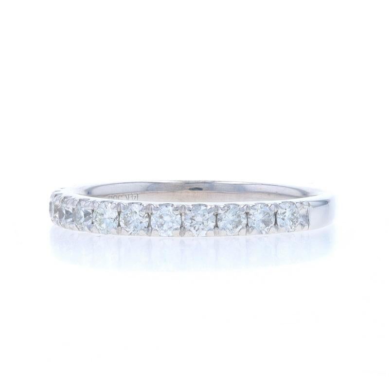 Alliance en or blanc avec diamant - 14k Rond .52ctw French Set Stack Ring Excellent état - En vente à Greensboro, NC