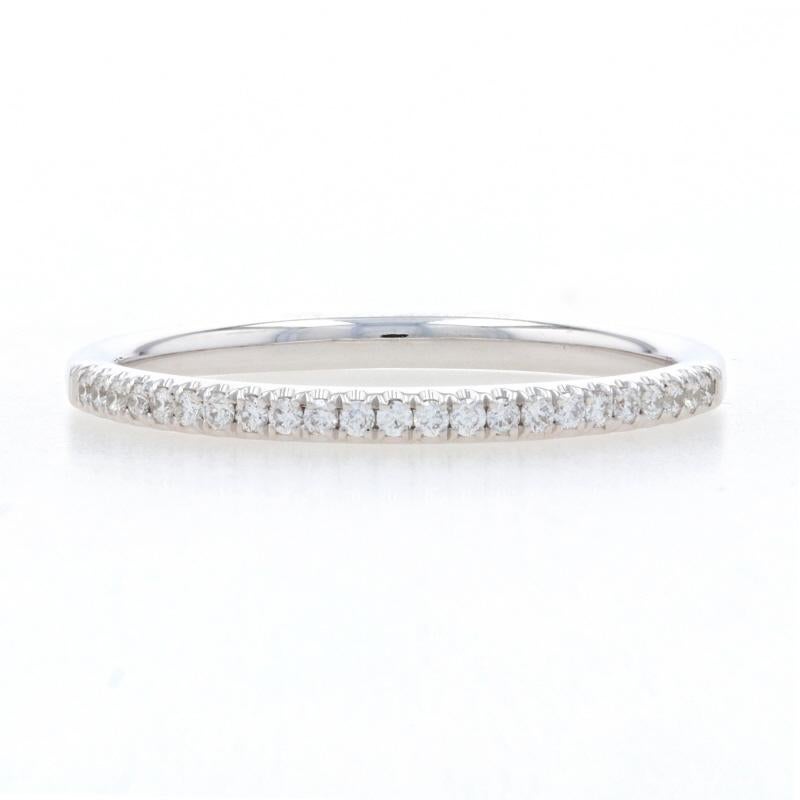 Dimensioni: 6 1/4
Costo della taglia: Up 2 taglie per $40 o Down 1 taglia per $40

Contenuto del metallo: Oro bianco 14k

Informazioni su A. Stone

Diamanti naturali
Carati: .11ctw
Taglio: Rotondo brillante
Colore: G
Chiarezza: VS1 - VS2

Carati