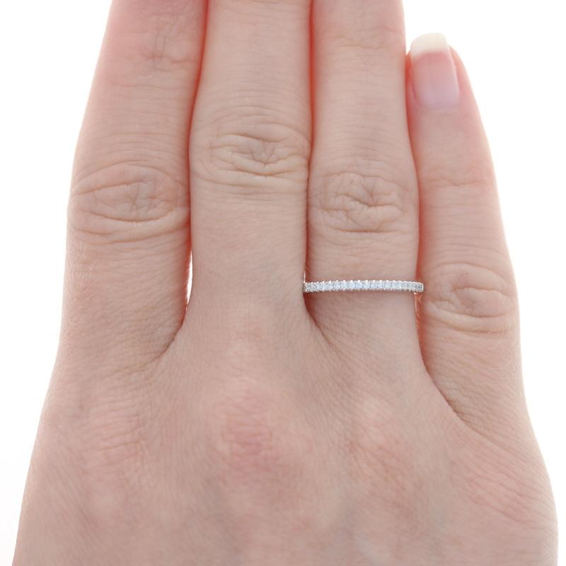 Taglio rotondo Fascia nuziale con diamante in oro bianco - Anello a Brilliante Rotondo 14k da 0,11 ct. in vendita