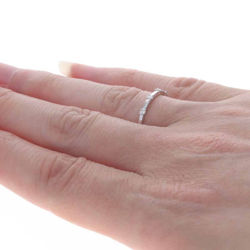 Women's White Gold Diamond Wedding Band - 14k Round Brilliant .14ctw Wedding Ring For Sale
