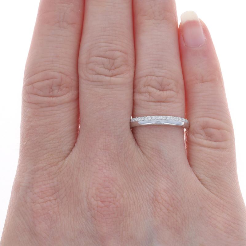 Alianza de boda de oro blanco con diamantes - 14k Alianza de boda redonda brillante .16ctw Corte redondo en venta
