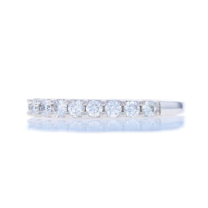 Alliance empilable en or blanc 14 carats avec diamants ronds brillants de 2/3 ctw Excellent état - En vente à Greensboro, NC