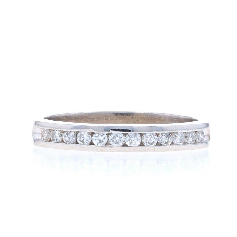Dimensione: 7
Costo della taglia: Up&Up per $35 o Down 1 taglia per $35

Contenuto del metallo: Oro bianco 14k

Informazioni su A. Stone

Diamanti naturali
Carati: .21ctw
Taglio: Rotondo brillante
Colore: G - H
Chiarezza: SI2 - I1

Carati totali: