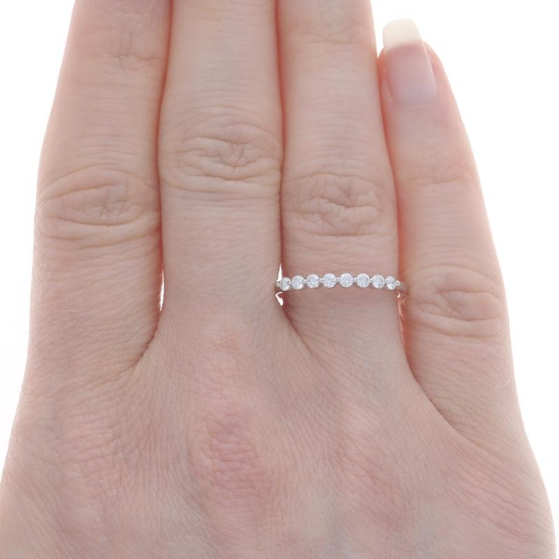 Weißgold Diamant Hochzeit Band - 14k Runde Brillant .23ctw Ring (Rundschliff) im Angebot