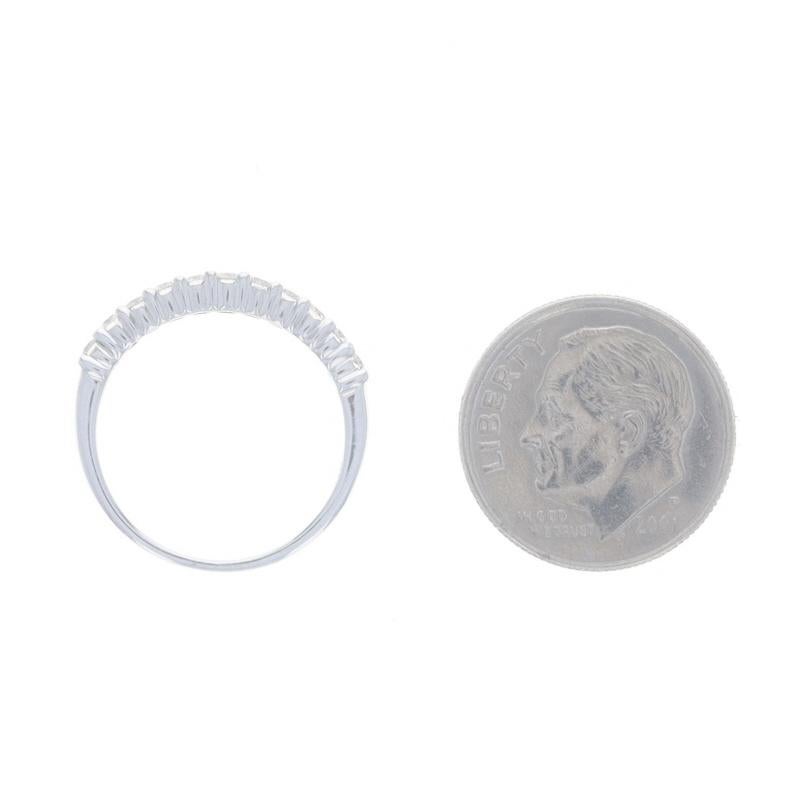 Fascia nuziale con diamante in oro bianco - Anello tondo Brilliante 14k da 0,30 ct. in vendita 1
