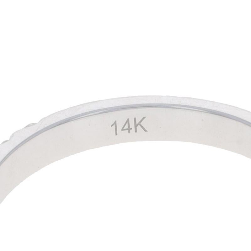 Alliance en or blanc avec diamant - 14k Bague à sertissage français avec diamant rond brillant .49ctw en vente 1