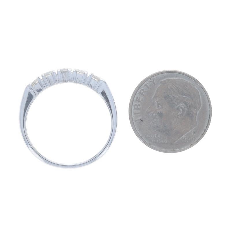 Fascia nuziale con diamante in oro bianco - Anello a Brilliante Rotondo 14k da 0,50 ct. in vendita 1