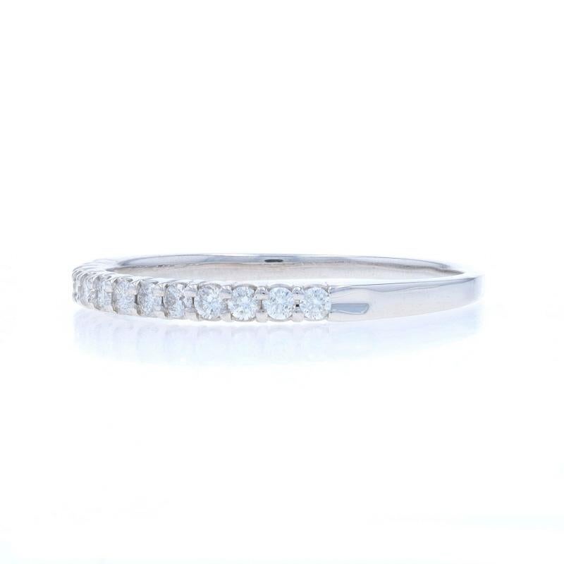 Alliance en or blanc avec diamant - 14k Bague empilable avec diamant rond brillant .50ctw Excellent état - En vente à Greensboro, NC