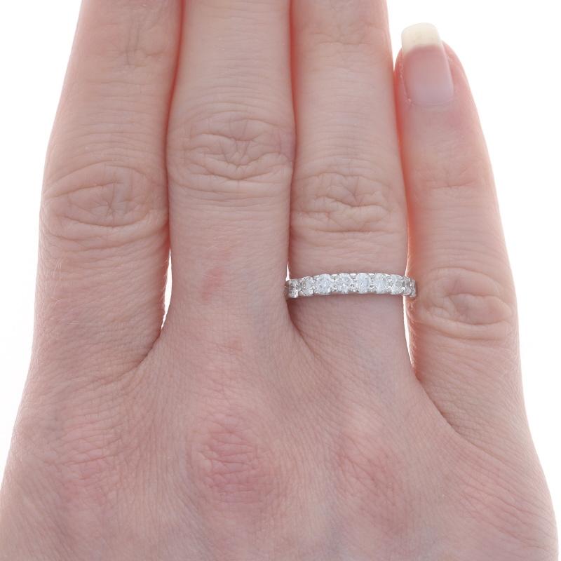 Alianza de oro blanco con diamantes - Anillo 14k brillante redondo .70ctw Corte redondo en venta