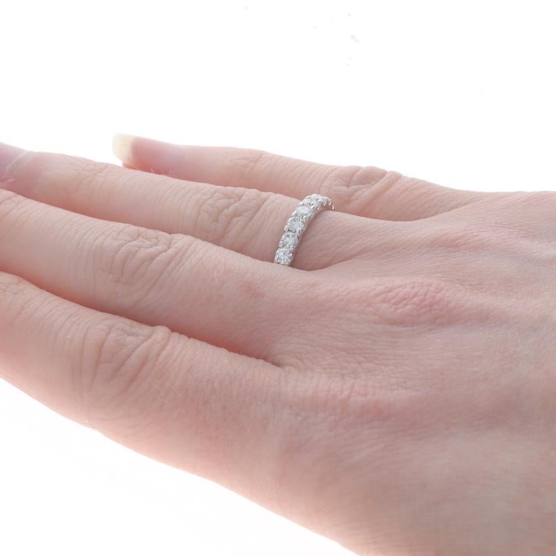 De las mujeres Alianza de oro blanco con diamantes - Anillo 14k brillante redondo .70ctw en venta