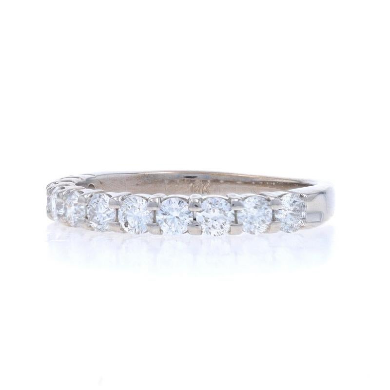 Alliance en or blanc avec diamant 18k rond .88ctw Bague empilable Excellent état - En vente à Greensboro, NC