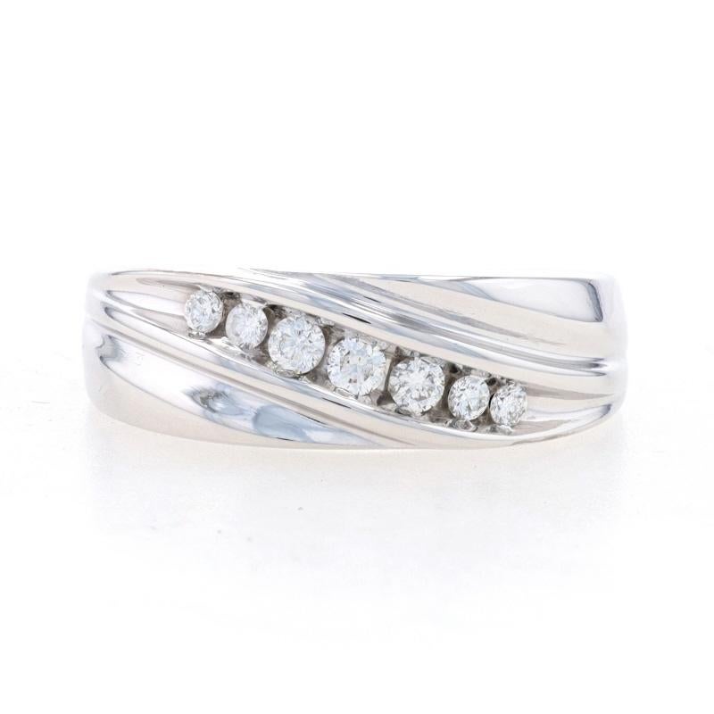 Größe: 8 1/2

Metall Inhalt: 14k Weißgold

Informationen zu Stein

Natürliche Diamanten
Karat(e): .25ctw
Schliff: Runder Brillant
Farbe: G - H
Reinheit: SI1 - SI2

Karat gesamt: .25ctw

Stil:  Ehering mit Diamanten

Messungen

Höhe der Oberfläche