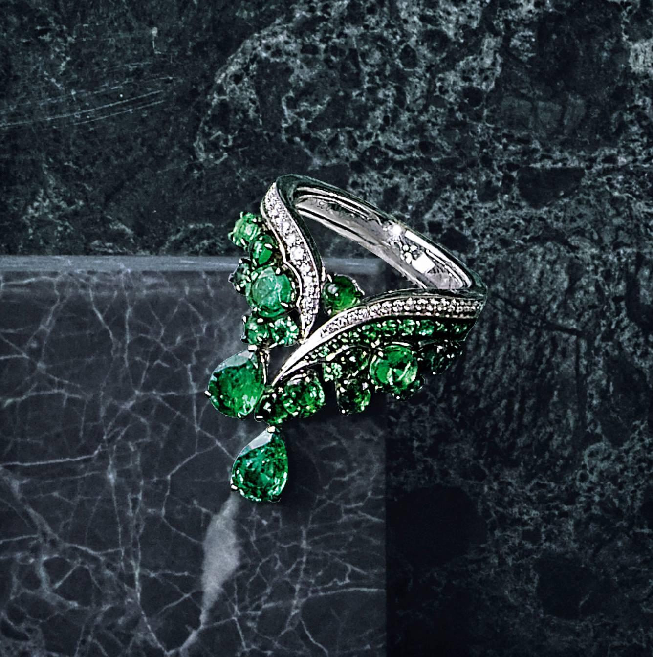 Women's Ethically Sourced Emeralds Cocktail Ring, in 18K White Gold and White Diamonds