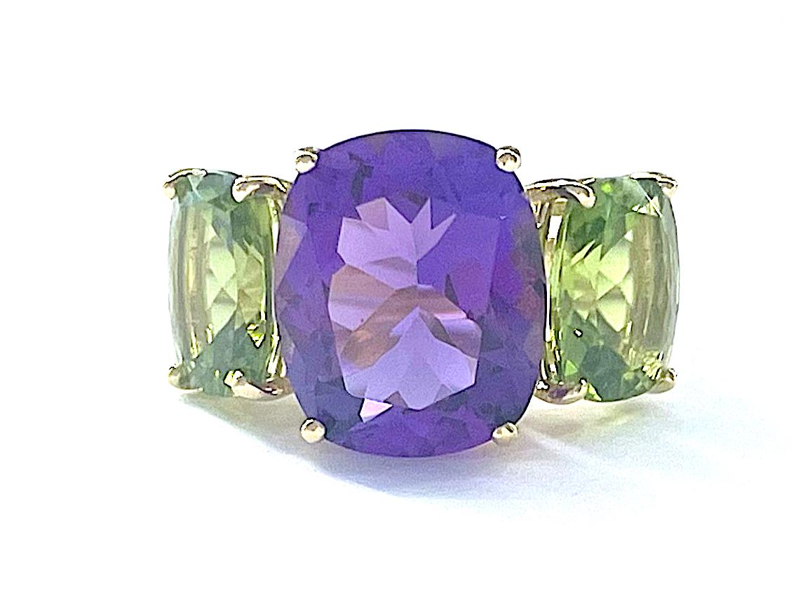 White Gold Double Cushion Earrings with Iolite and Cabochon Chalcedony For Sale 7