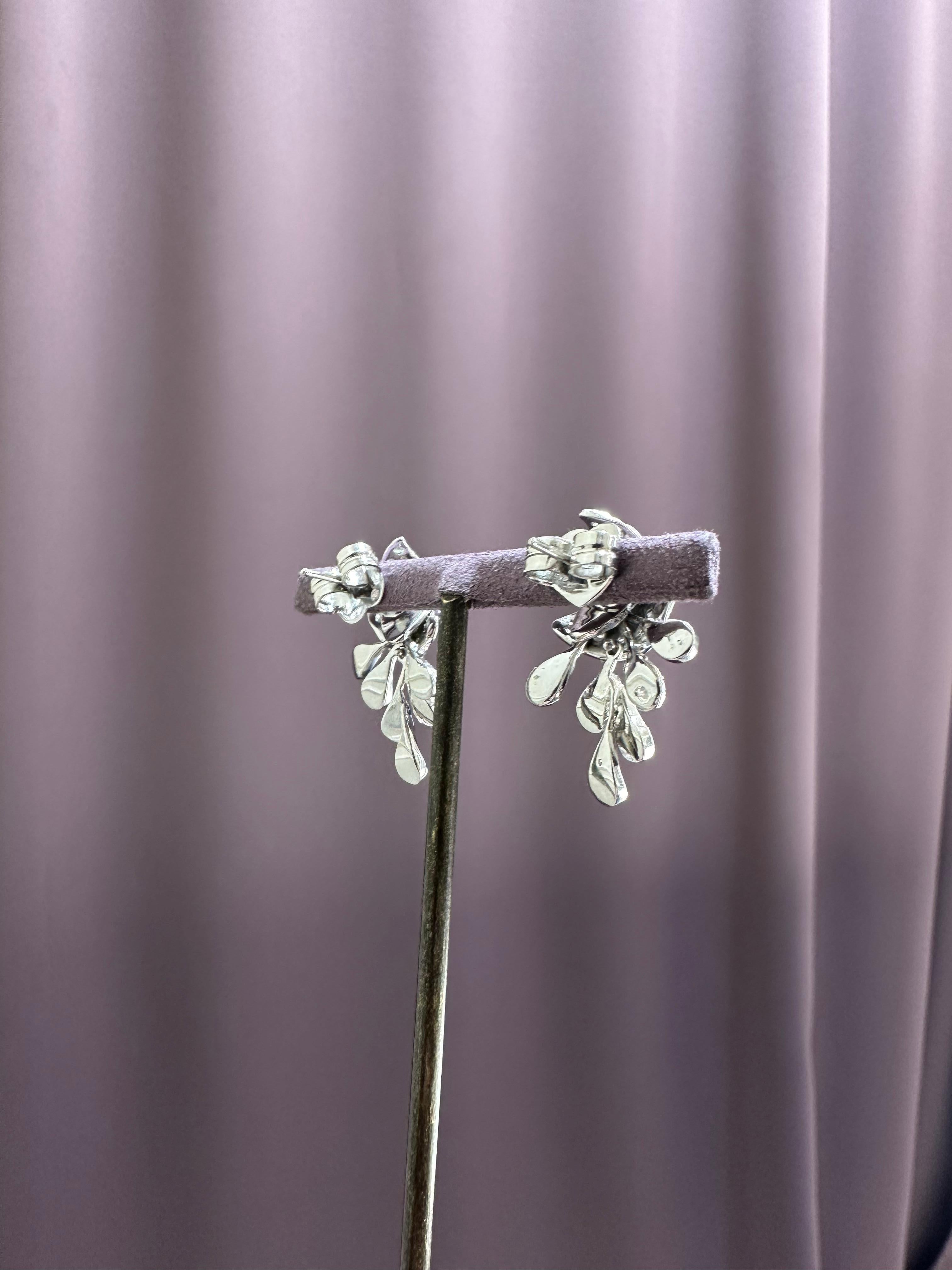 White Gold Drop Earrings set with Diamonds In New Condition For Sale In Porto, PT