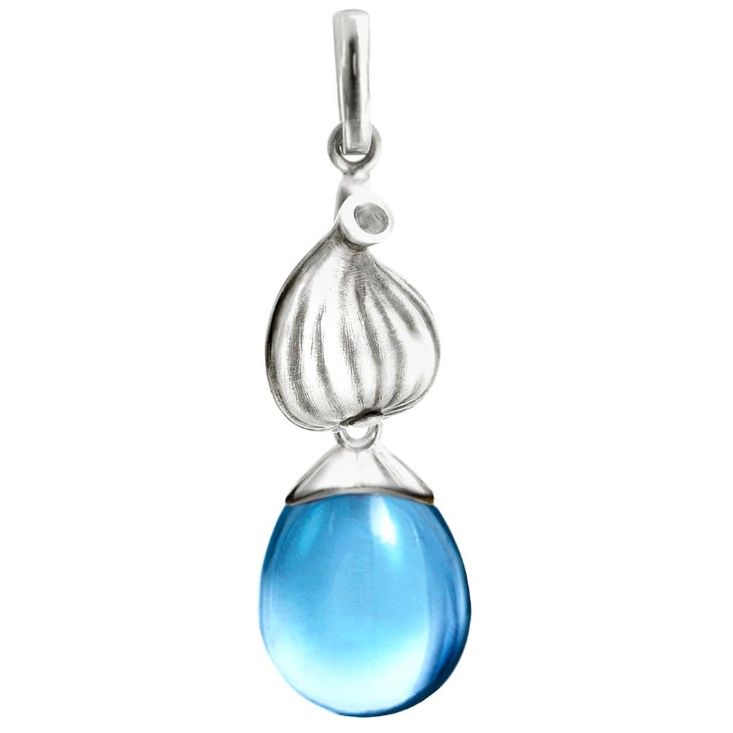 Beautiful Blue Topaz Double Heart Gold Pendant Necklace For Sale at
