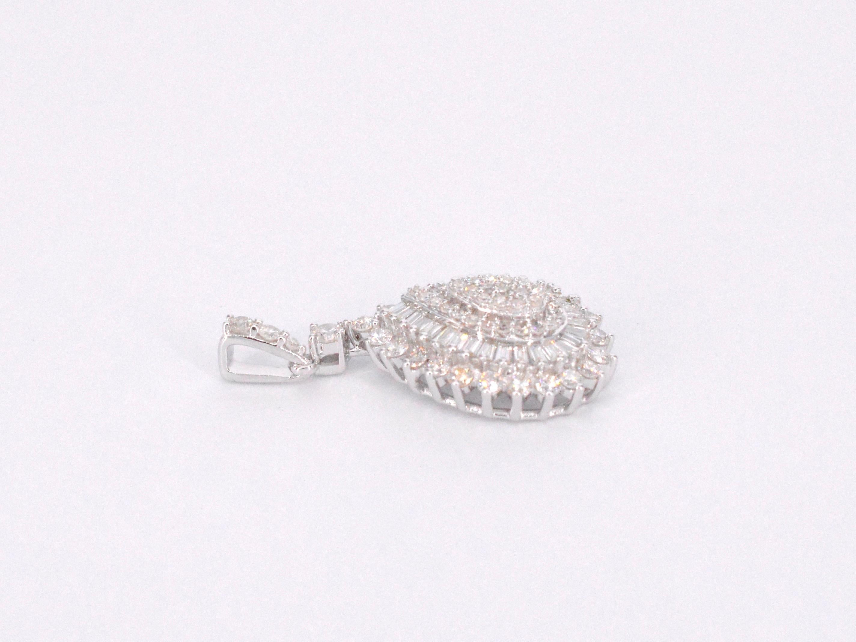 Brilliant Cut White gold drop-shaped pendant with diamonds For Sale