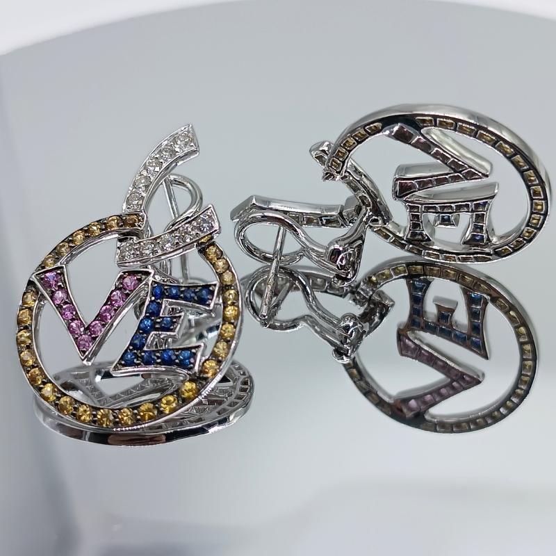Women's or Men's White Gold Earring LOVE For Sale