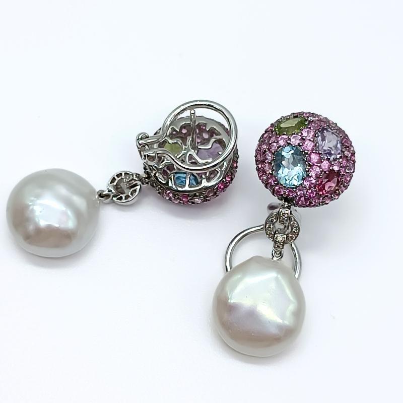 Women's or Men's White Gold Earring with Round shape and colourful Stones For Sale