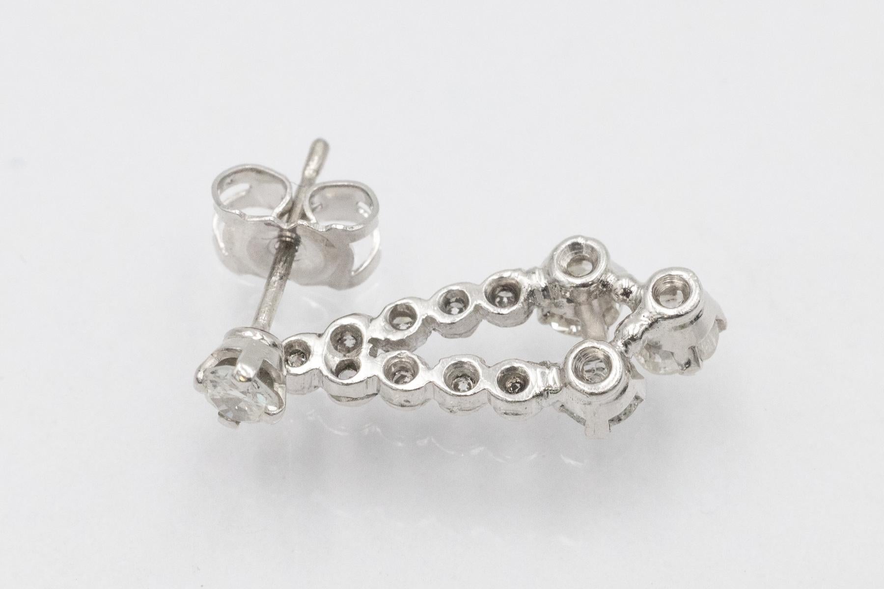 Boucles d'oreilles en or blanc avec 1,22 ct de diamants taille ancienne brillant, France, vers 1940. Bon état - En vente à Chorzów, PL