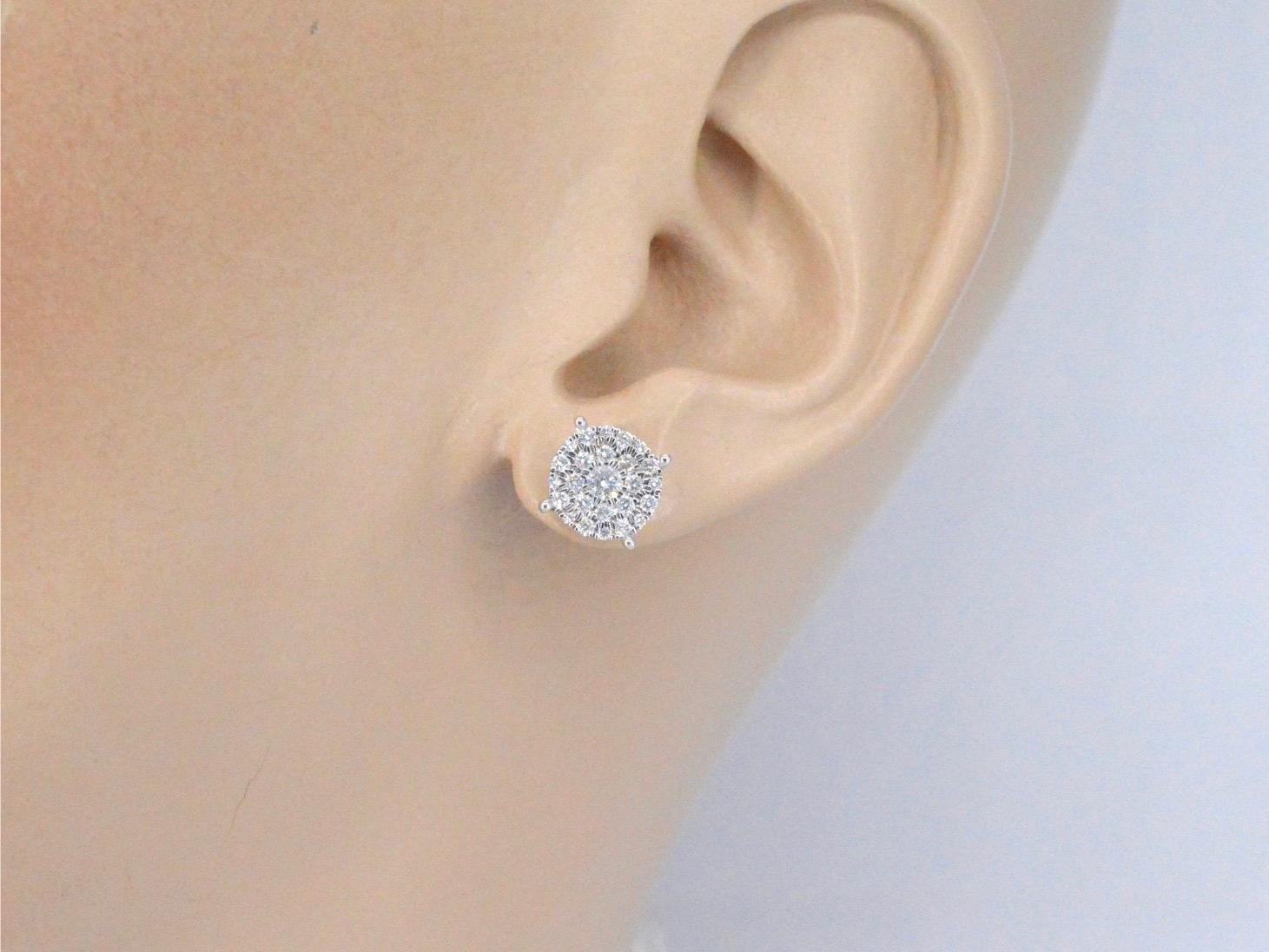 Contemporary White Gold Earrings with a Brilliant Cut Diamond For Sale