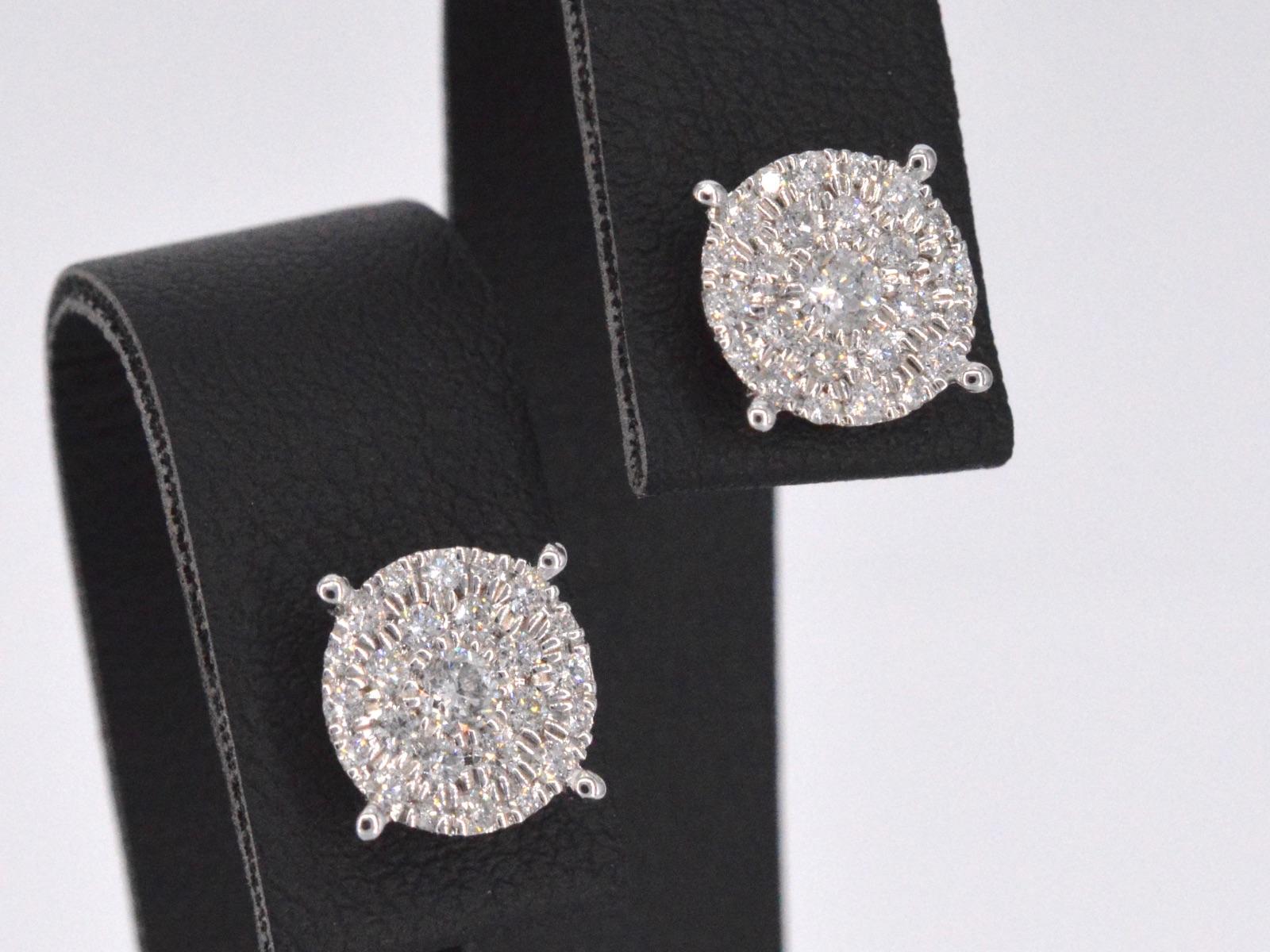 Women's White Gold Earrings with a Brilliant Cut Diamond For Sale