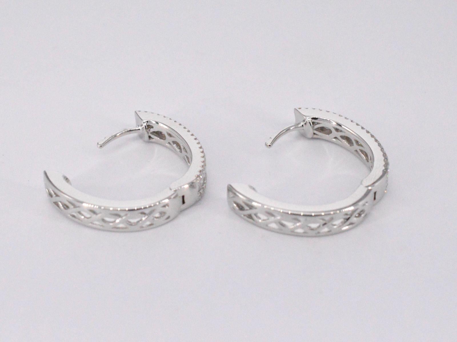 Women's White Gold Earrings with Brilliant, Princess and Baguette Diamonds For Sale