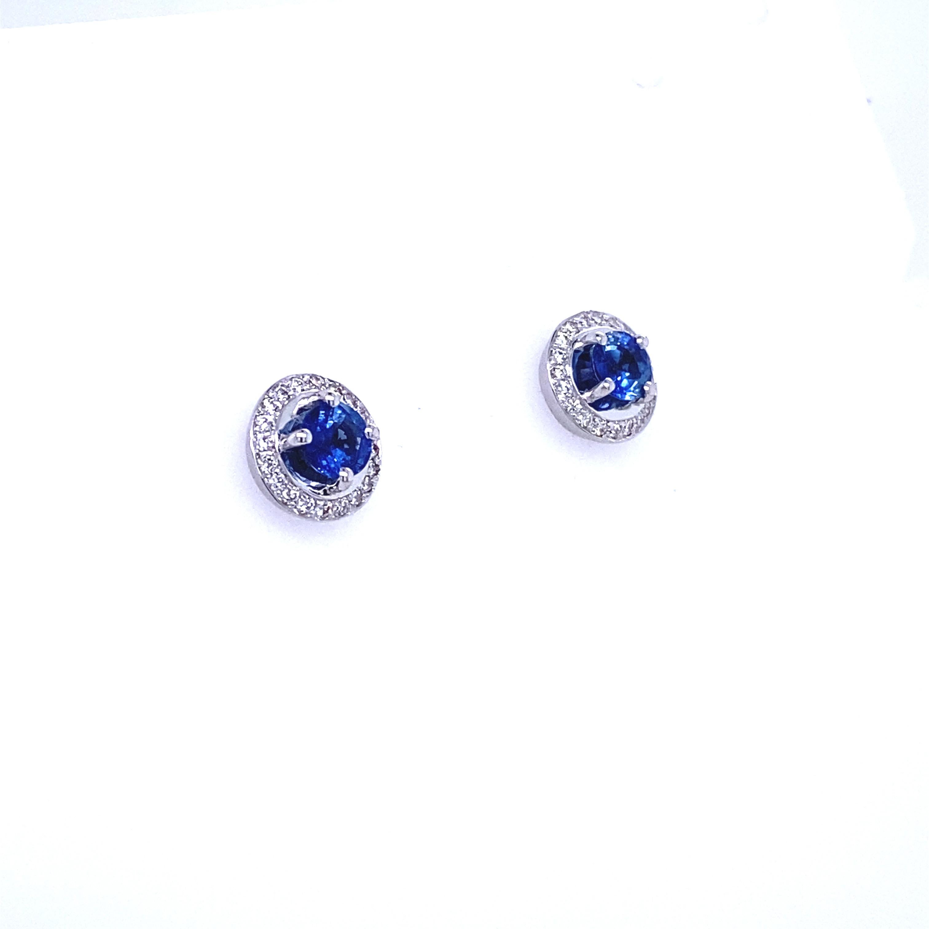 White Gold Earrings with Ceylon Sapphire and Diamonds For Sale 1